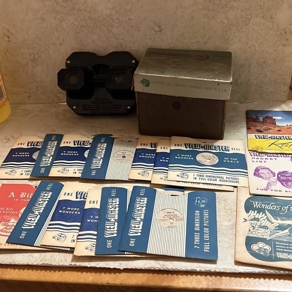 Vintage View Master Stereoscope 14 Reels 1947-55 - Picture 1 of 11